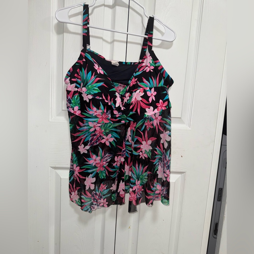 Croft & Barrow Black Floral Tankini Top